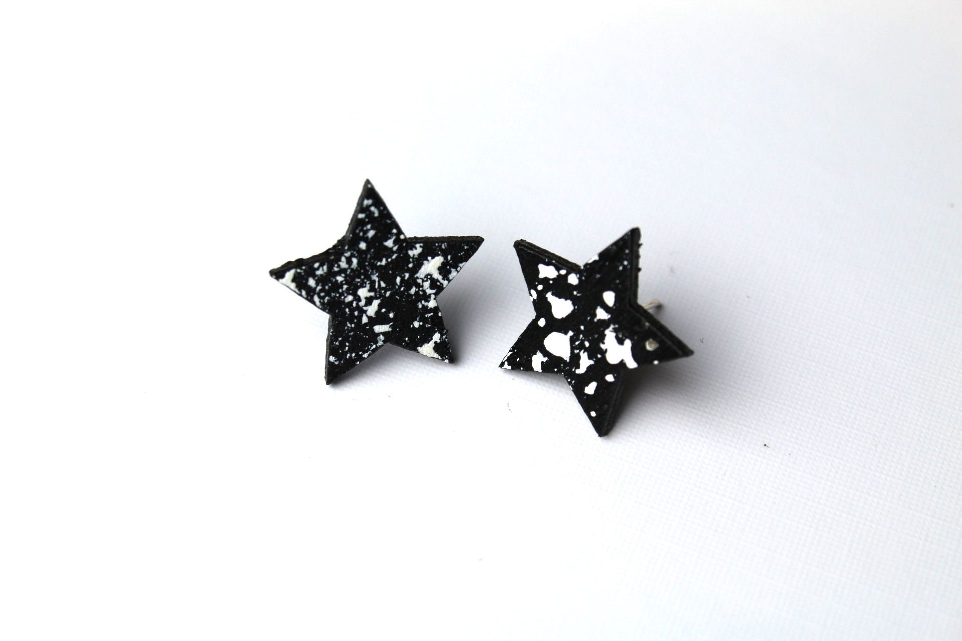 STAR EARRINGS