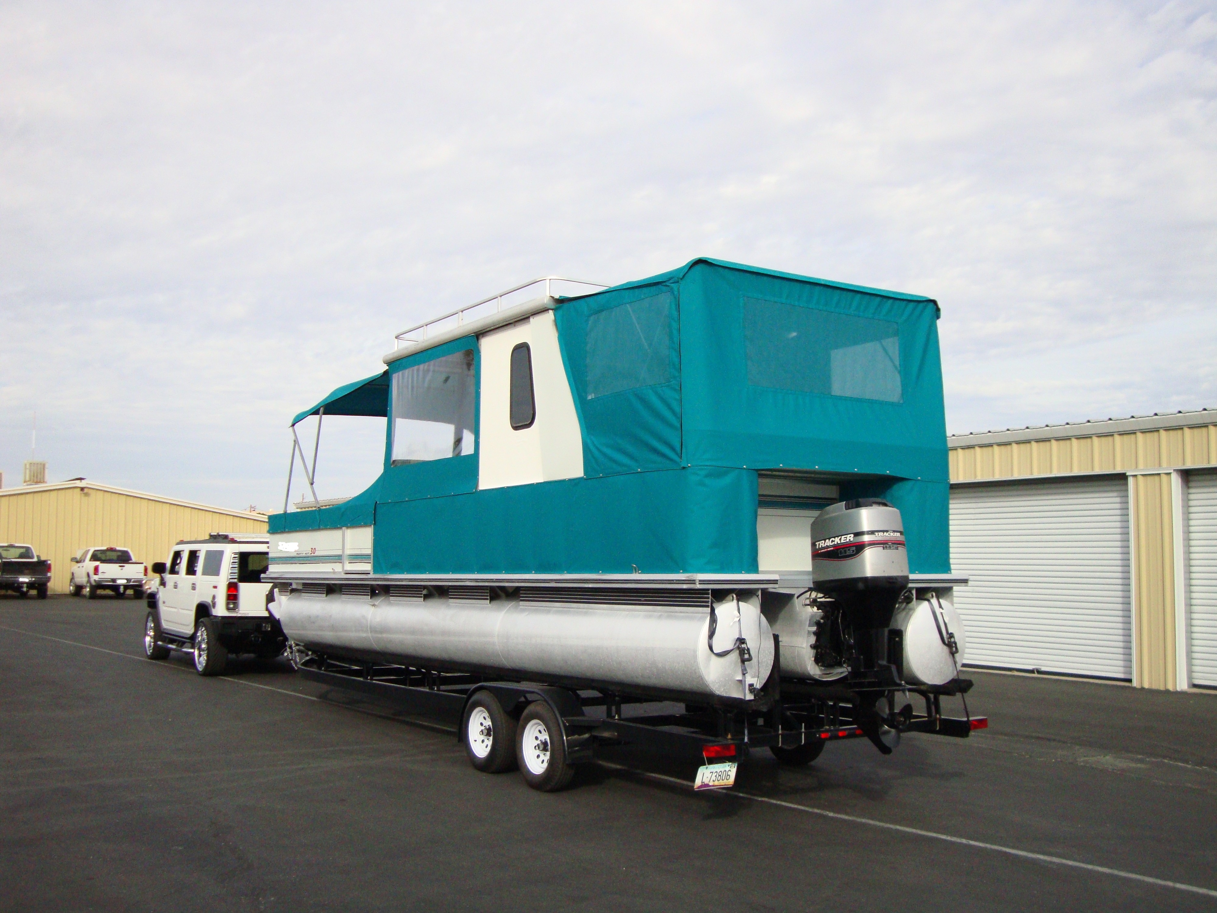 Full Enclosure on Party Hut 30