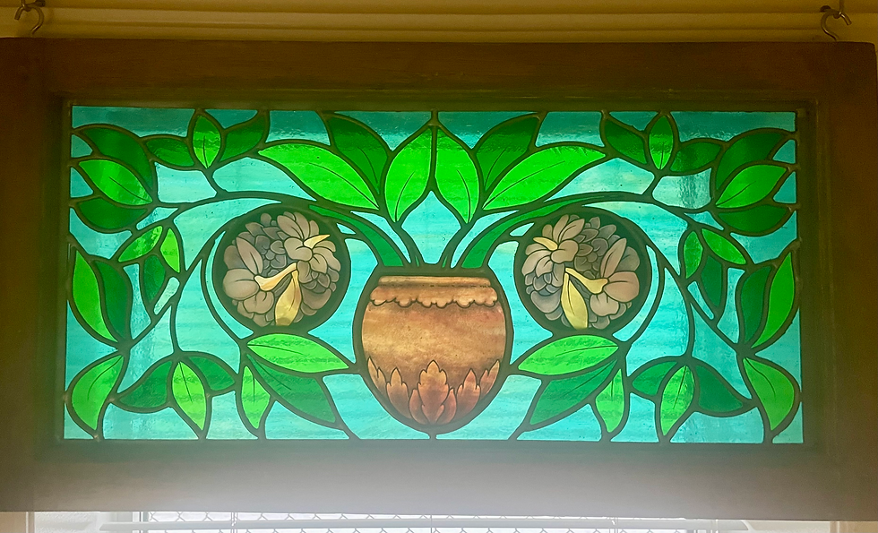 Thumbnail: Vase and  vines