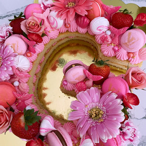 Pink “G” Cake