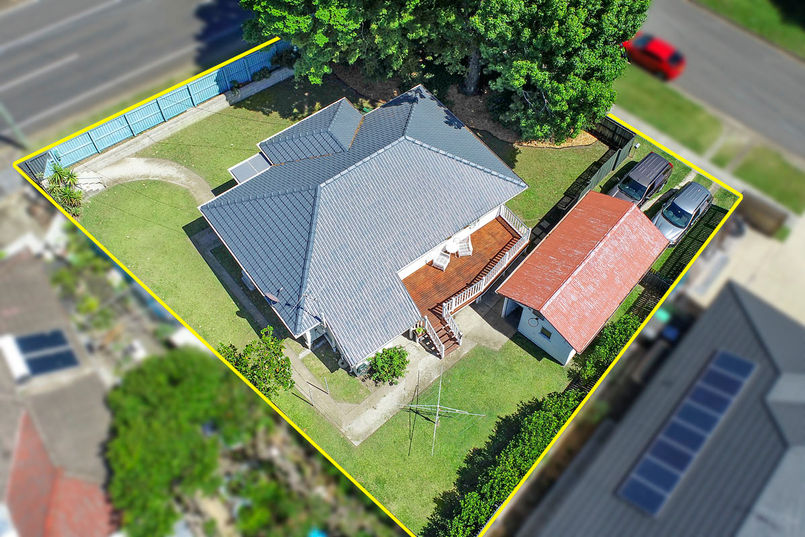 1Cranston-106b.jpgImage from above with a slight angle showing the property with a boarder showing the block of land size