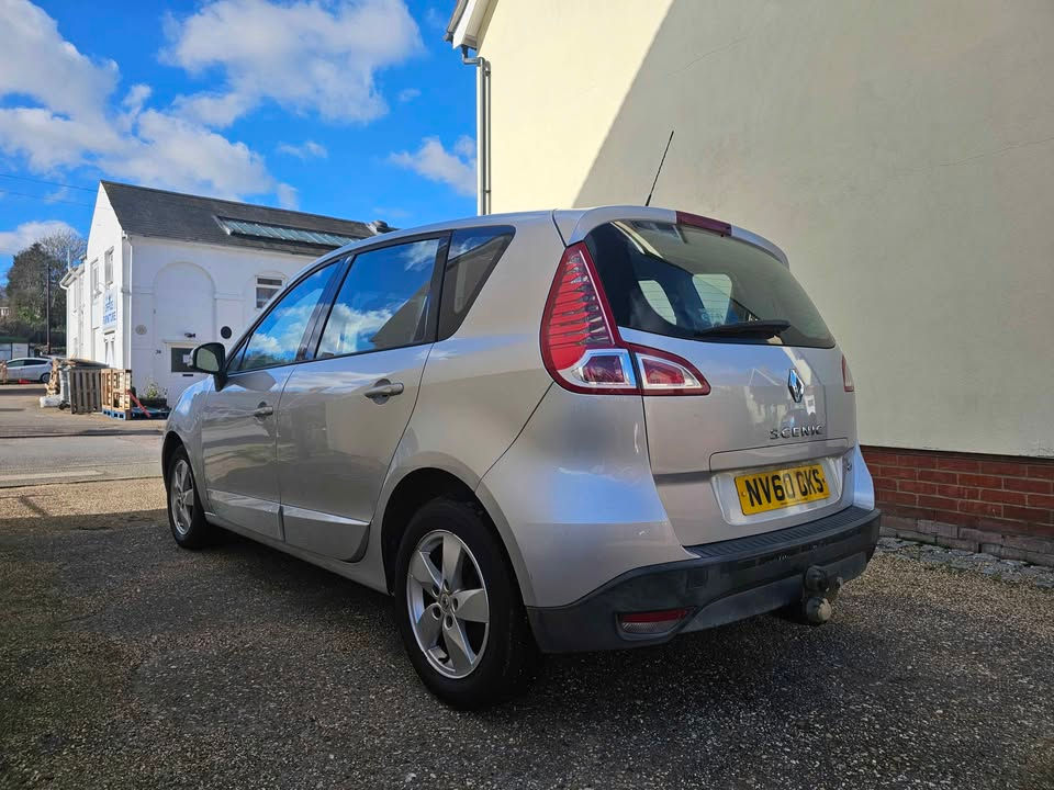 Thumbnail: 2011 RENAULT SCENIC 1.5D DYNAMIQUE TOMTOM