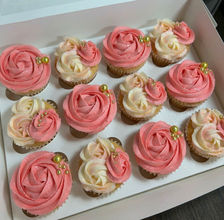 Pink and White Cupcakes, cupcakes, gold sprinkles, glitter