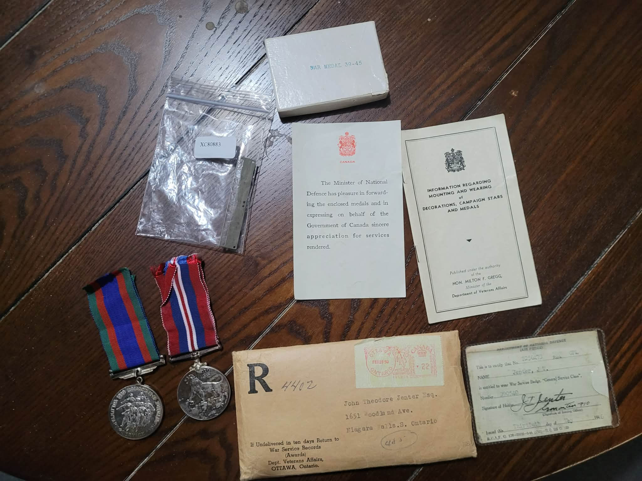 WW2 RCAF Medals Grouping / Groupe de médailles WW2 RCAF – Cpl John T. Jenter