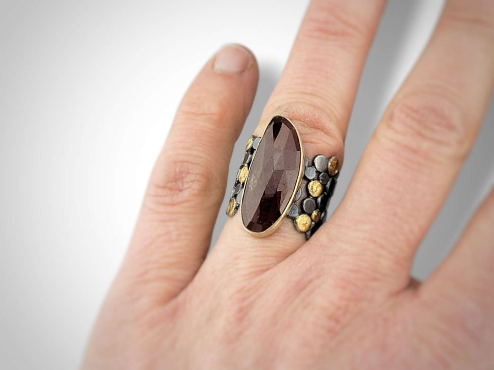 Thumbnail: Cluster Dot Gold Ring with Carnelian 