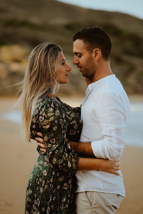 Why you should choose Tuffieha Bay for pre-wedding photoshoot?