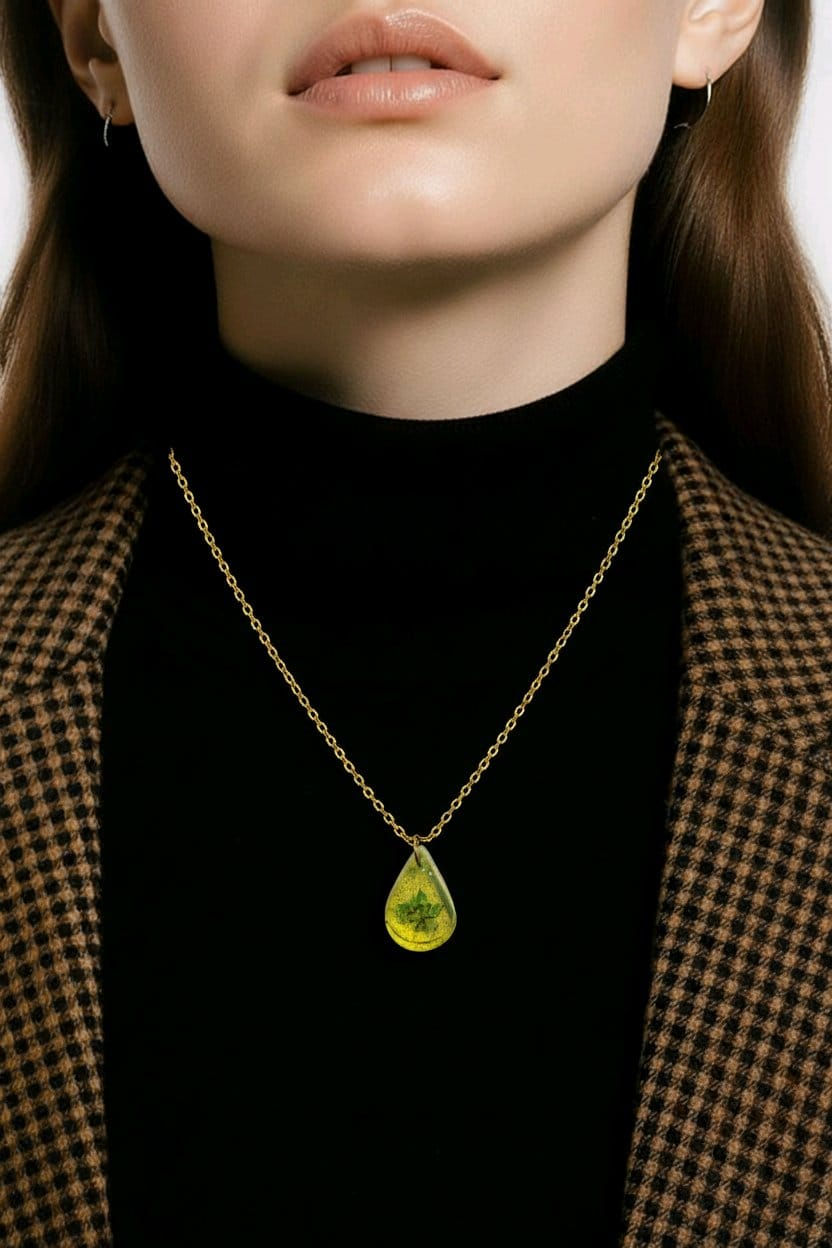 Thumbnail: Handmade green four leaf clover resin necklace with gold chain