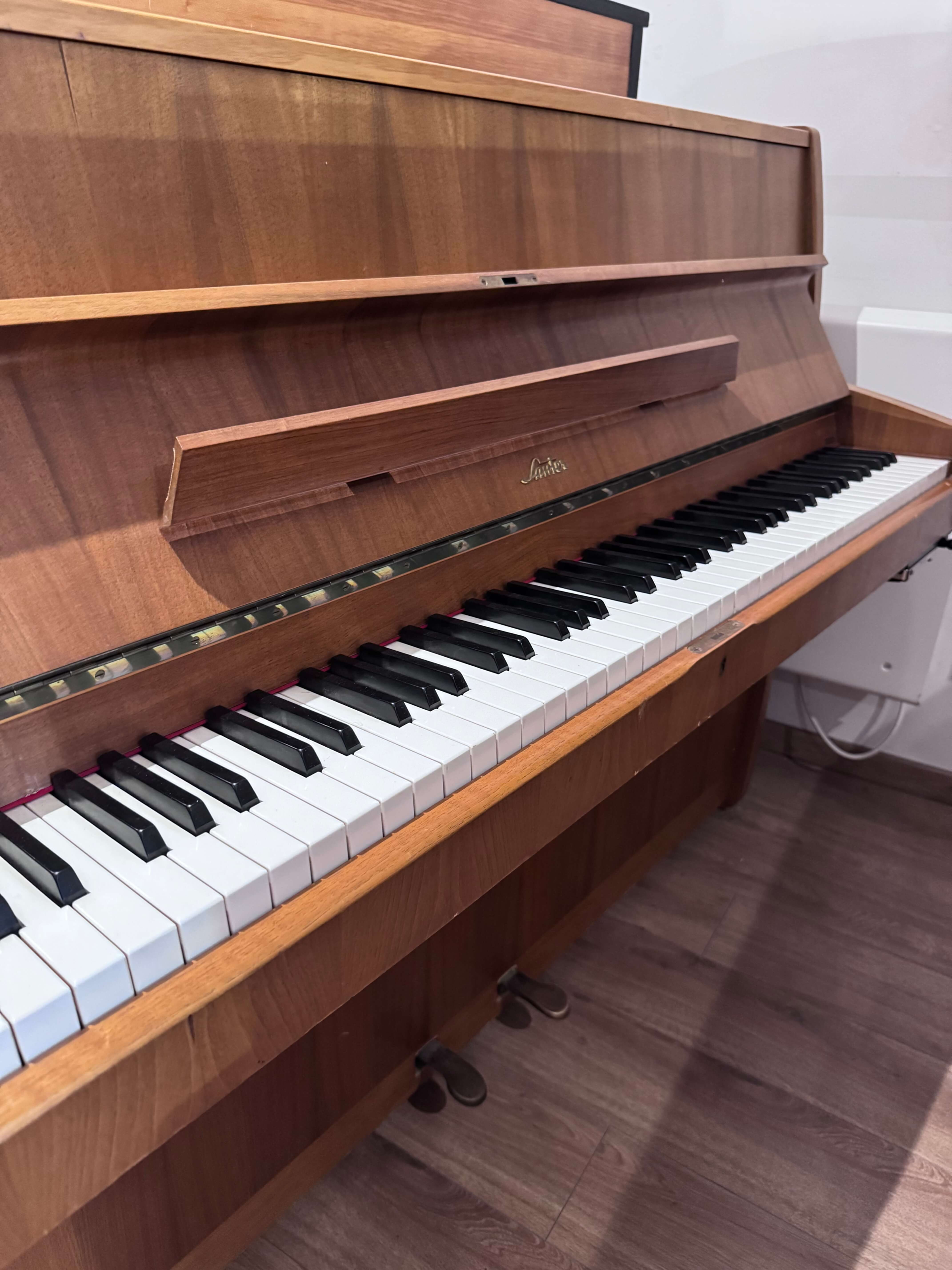 Piano acoustique d'occasion C. Sauter 106 - Silent system