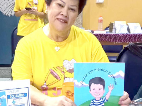 Escritora criciumense lança  livro inspirada em neto com transtornos