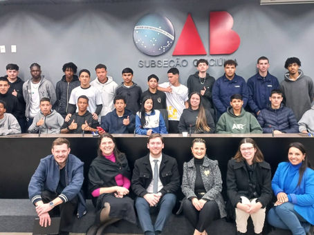Estudantes do Bairro da Juventude visitam OAB Criciúma