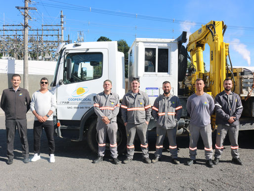 Eletricistas da Coopercocal ajudam comunidades gaúchas atingidas pela enchente