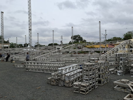 Nova Veneza - iniciada montagem para Festa da Gastronomia
