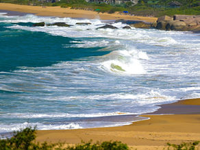 Frente fria se afasta e ciclone mantém ventos fortes e mar agitado