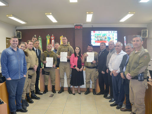 Policiais militares são homenageados na Câmara de Urussanga