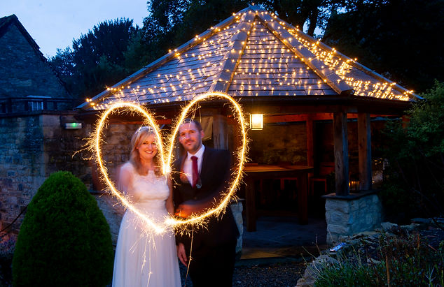 sparkler photo at wedding