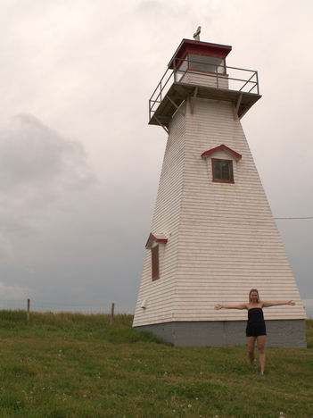 girl with lighthouse