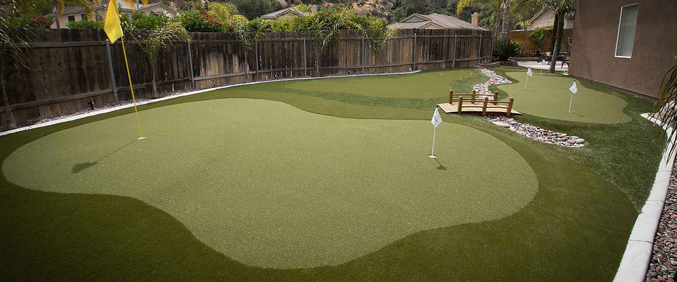 custom-putting-greens-for-your-home-by-synlawn-artificial-grass-1920x800-1.jpg