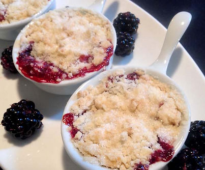 Apple-and-Blackberry-Crumble-Bowl-Food.jpg