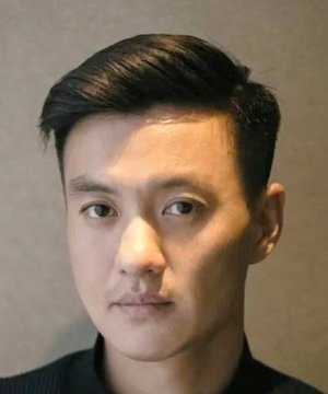 Zhou Yiwei Headshot 