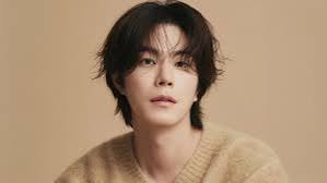 Hong Jong Hyun headshot 