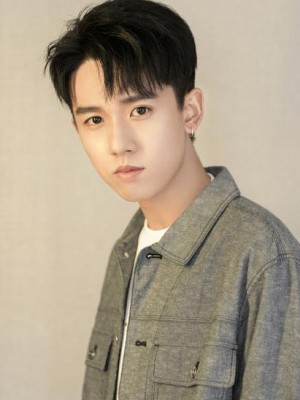 Gala Zhang headshot 