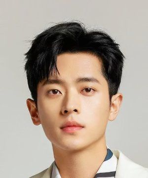 Ryan Cheng Headshot