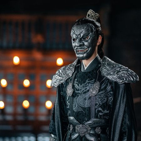 Is it a period idol drama if they don't have a super inconvenient mask?