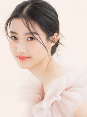 Lu Yuxiao headshot 