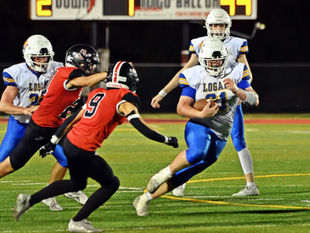 Wildcats run away from Indians