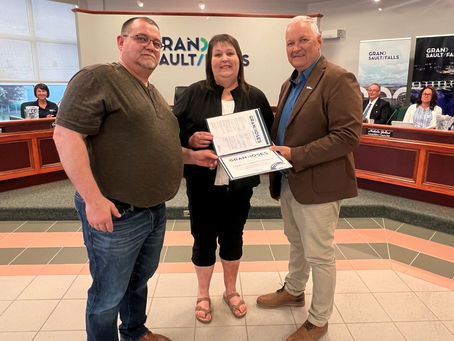 At the public meeting on June 17, the Municipal Council had the pleasure of presenting two new Grandiose awards.