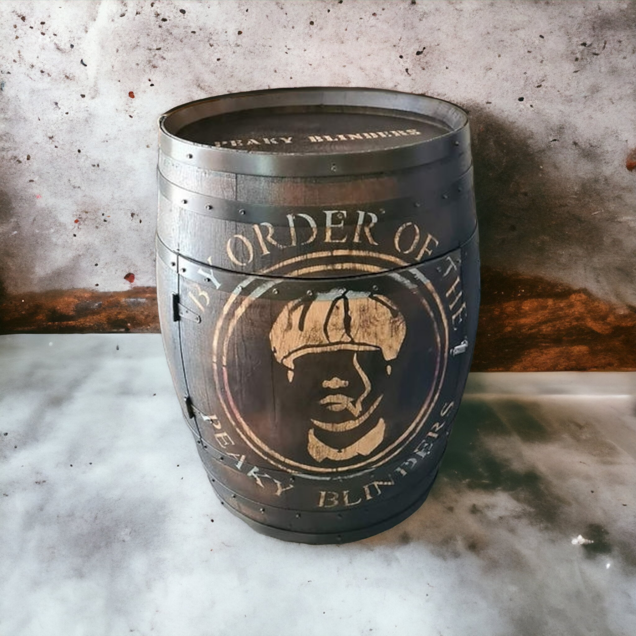 Tonneau bar peaky blinders 