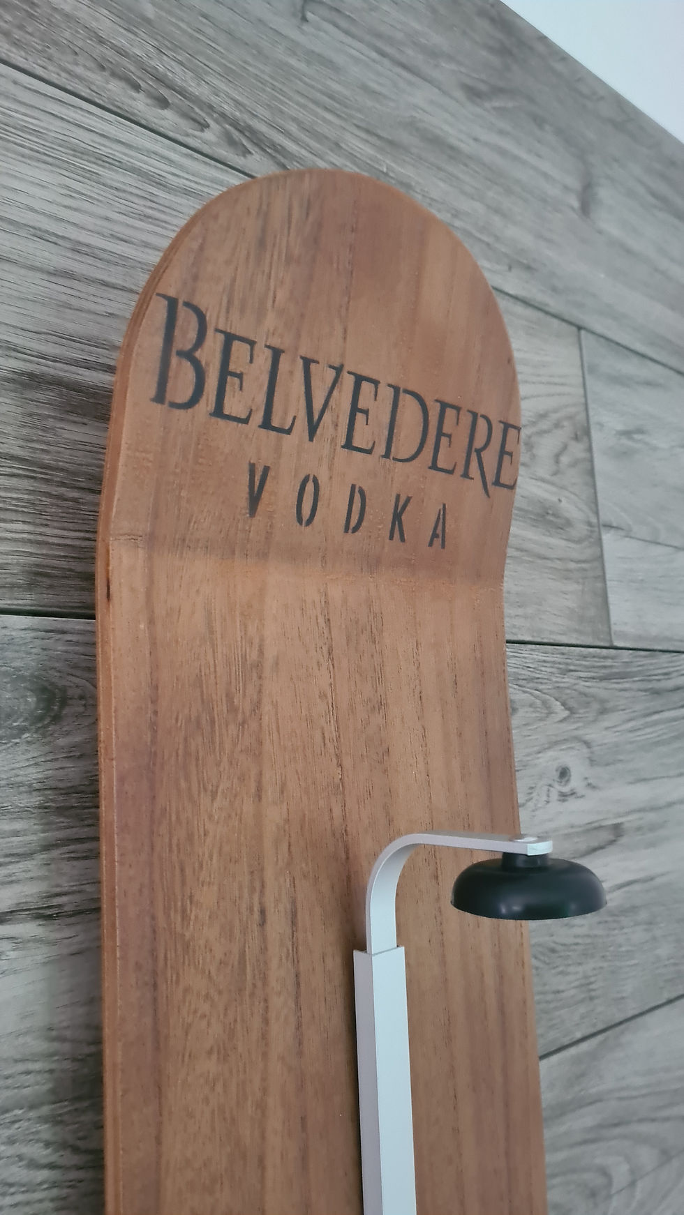 Miniature : Support de bouteille vodka belvédère 