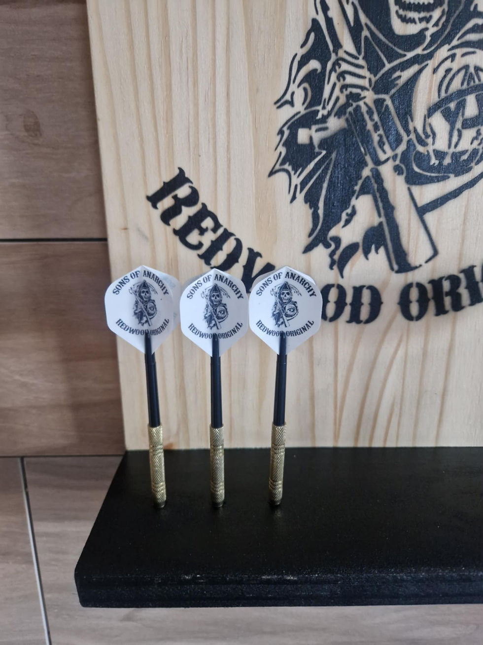 Miniature : Support + 6 fléchettes Sons of anarchy 