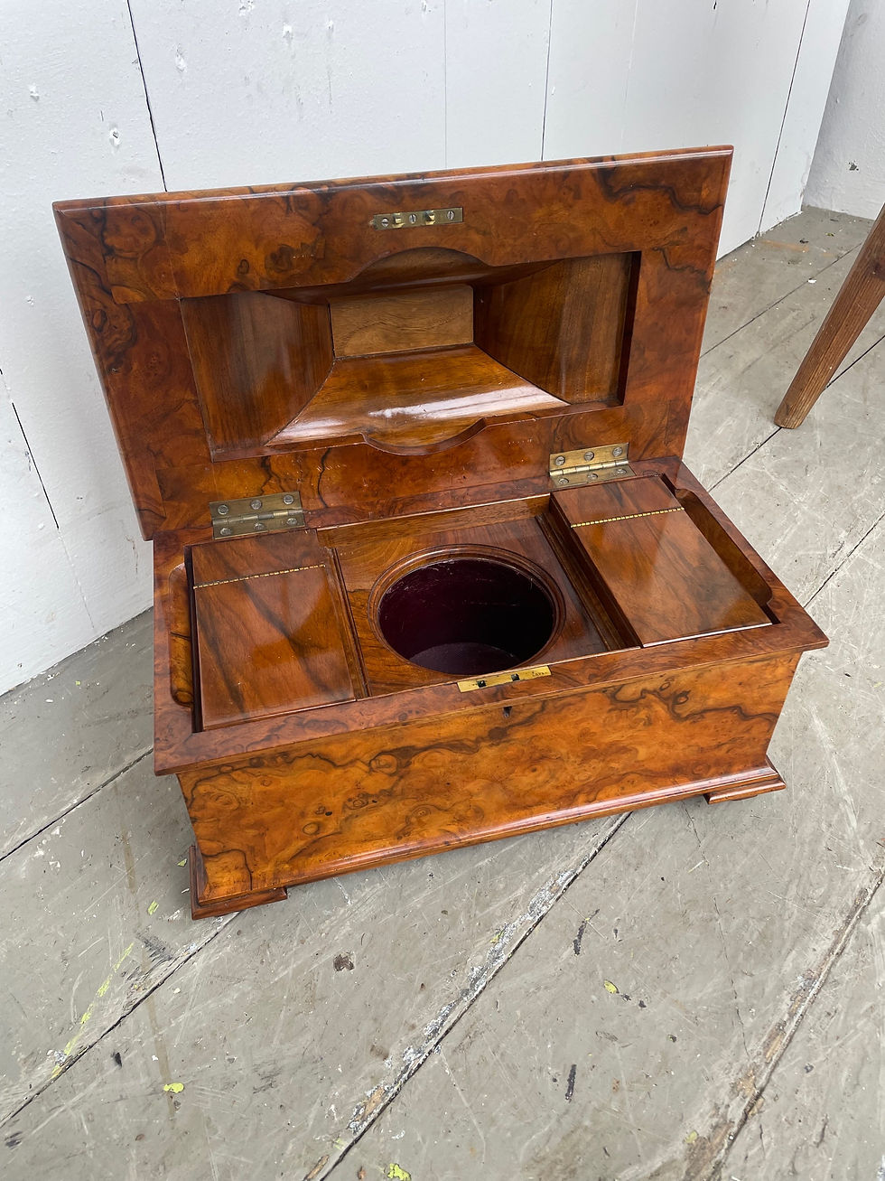 Thumbnail: Walnut tea caddy cica1880 