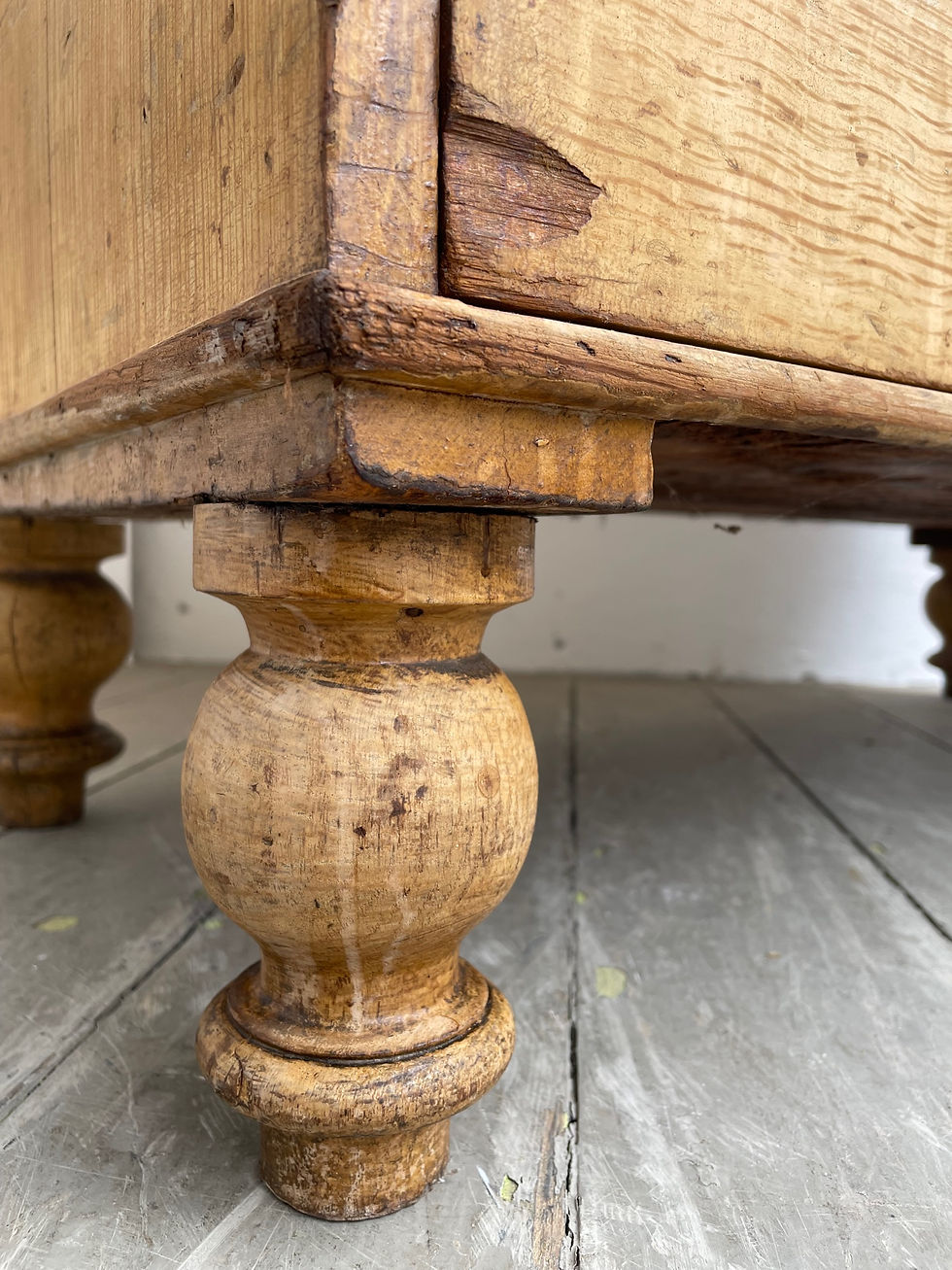 Thumbnail: Pine Chest of Drawers