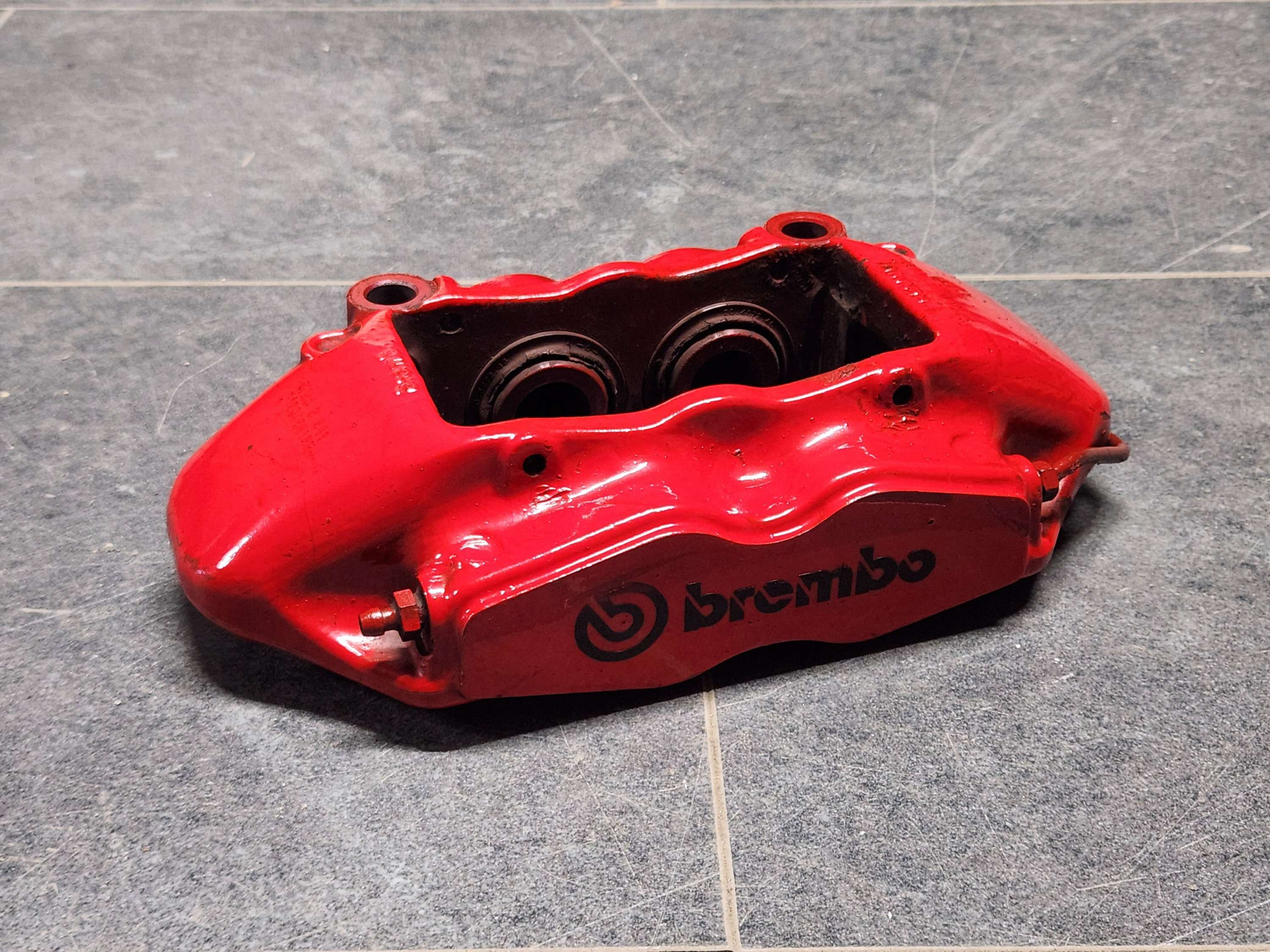 Brembo remklauw rechter- voorzijde Megane 3 & 4 RS (Goede gebruikte staat)