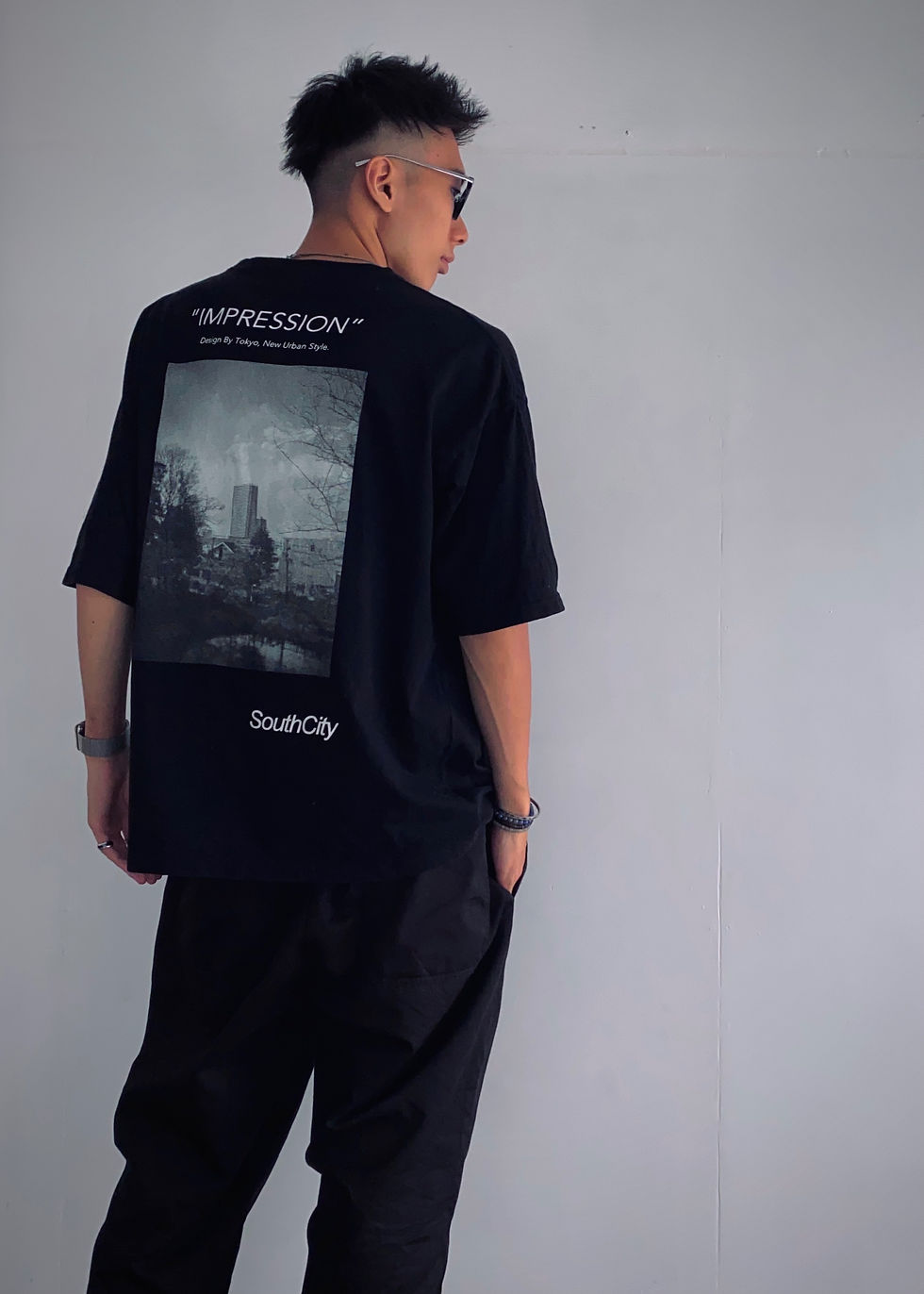 サムネイル： "IMPRESSION" OVER SIZE TEE.(Black)