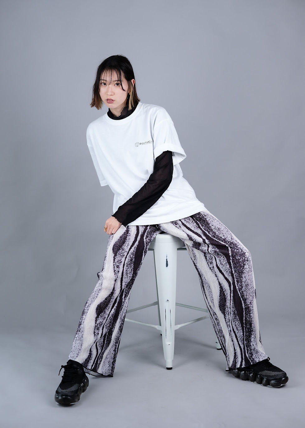 サムネイル： "TULIPS" OVER SIZE TEE.