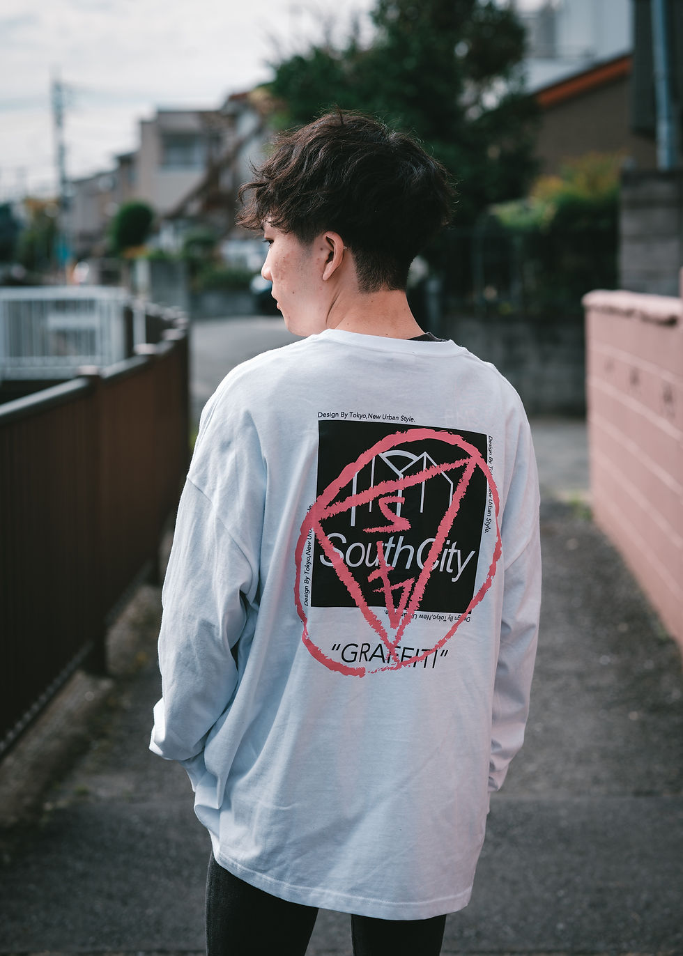 サムネイル： "GRAFFITI" OVER SIZE Long TEE.(White)