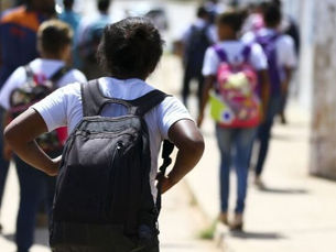 PROMOTORIA QUER QUE PAIS PAGUEM INDENIZAÇÃO DE R$ 50 MIL APÓS FILHA INSINUAR ATAQUE A ESCOLA