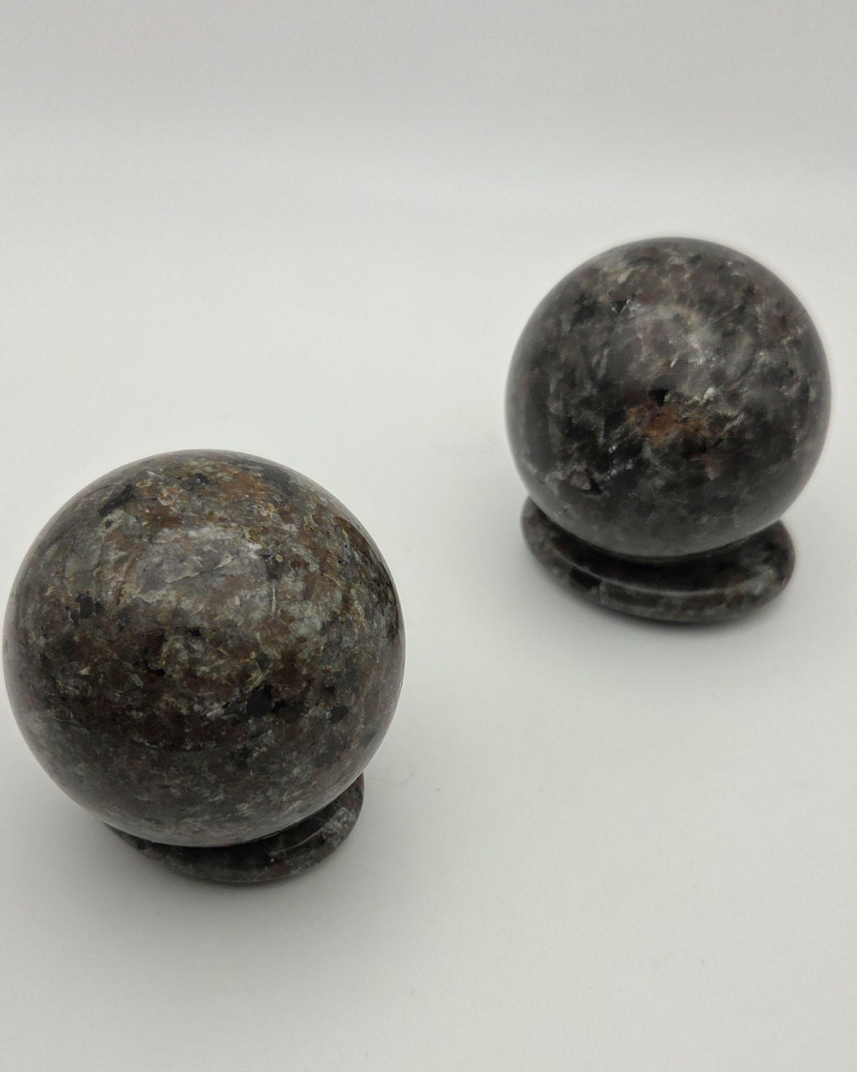 Yooperlite Sphere *Stand not included*