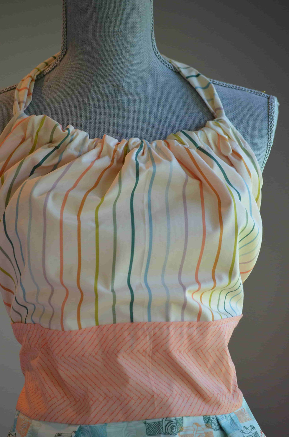 Thumbnail: close-up of apron top
