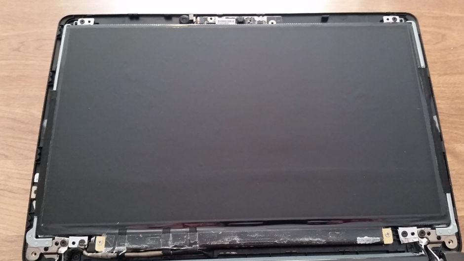 Online Laptop Repair Guides - LCD Screen Repair