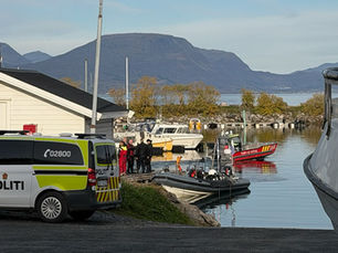 Nødetater på stedet etter melding om en dykkerulykke i Narvik. Foto: Julie Aasheim / NTB