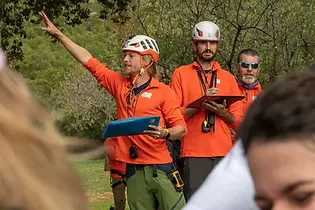 Team-building--1200x800.webp