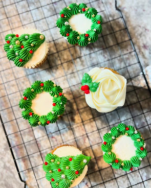 Seasonal Christmas cupcakes