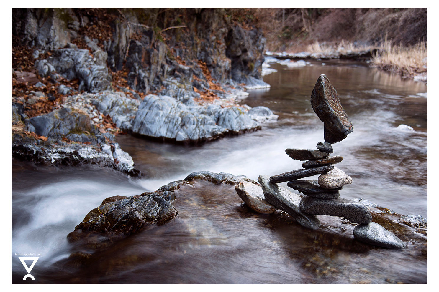 POSTCARD 渓流とピナクル