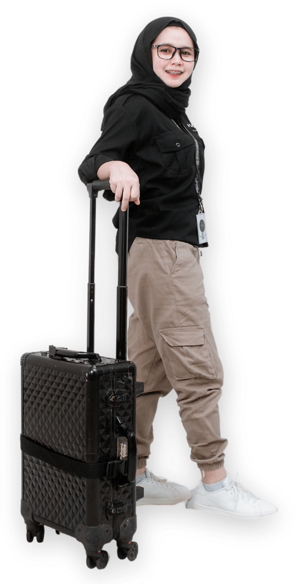 Kak Ney Dengan Beauty Case_edited.png