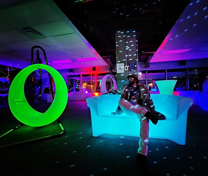 Entrance 2023 Glitter & Glow