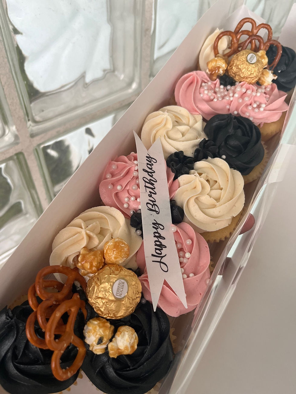 Thumbnail: Classic Happy Birthday Cupcake Box